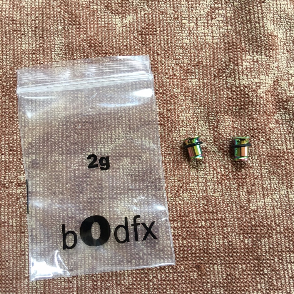 Rainbow Metallic Hollow Plug Titanium 2Gauge